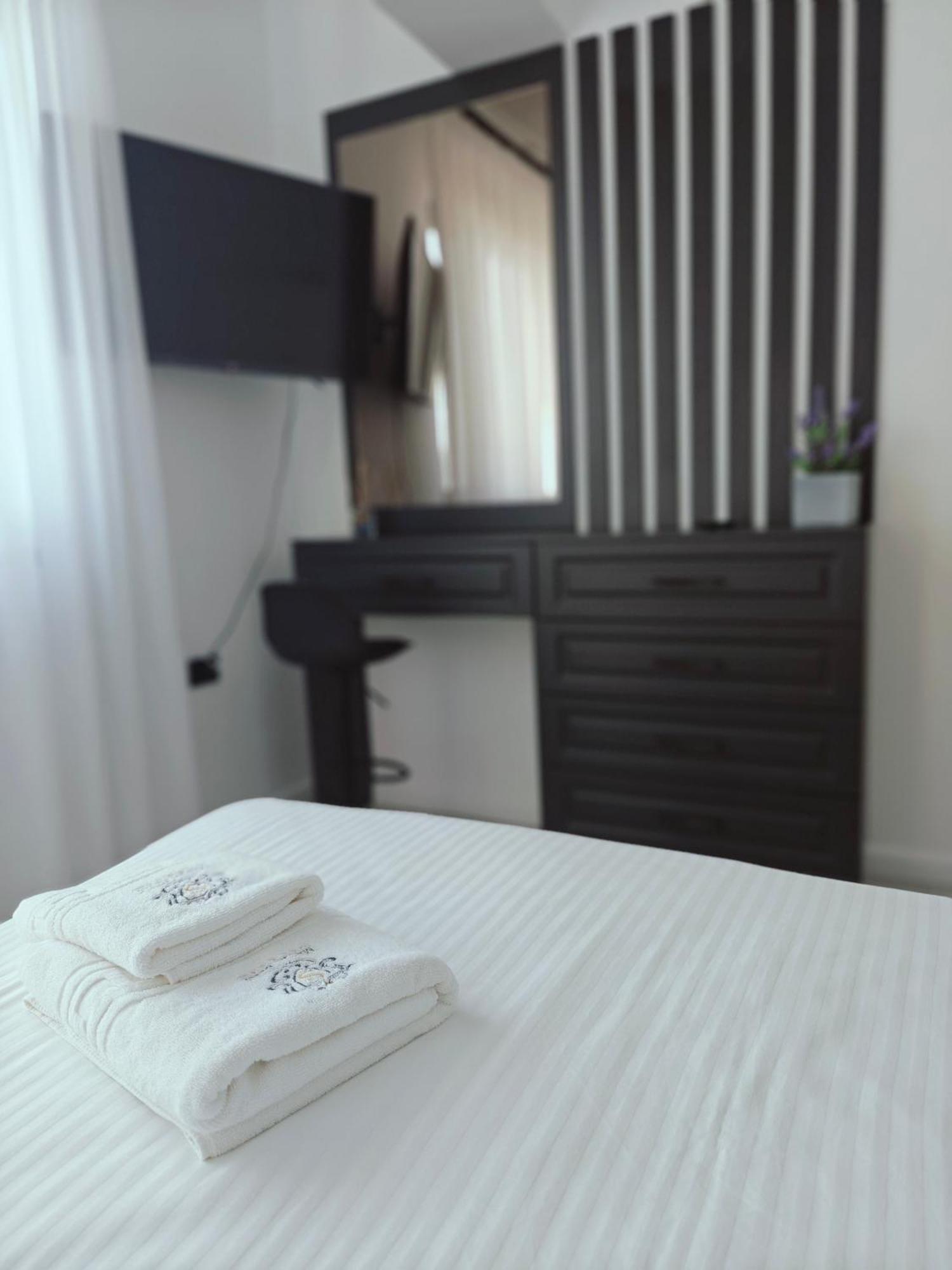 Mamaia Nord Vip Aparthotel Năvodari Exteriér fotografie
